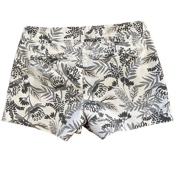Old Navy Pixie Shorts Women’s Size 4 - Picture 2 of 7